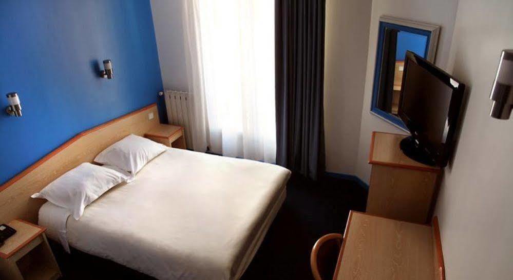 Hotel Briand Devient Hotel Ipl Levallois-Perret Exterior foto
